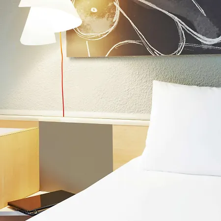 Ibis Centre Historique 3*