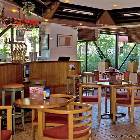 Ibis Centre Historique Hotel 3*