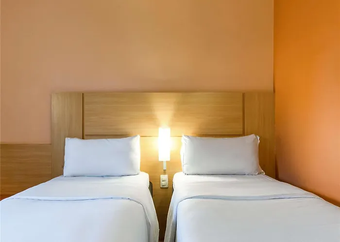 Ibis Centre Historique Hotel 3*