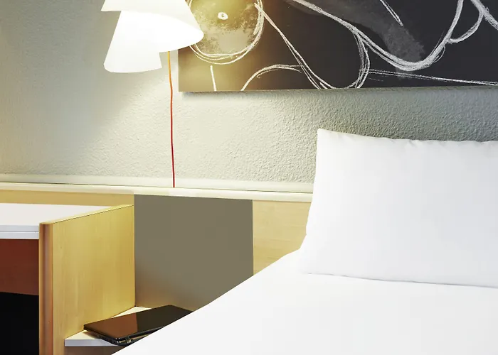 Ibis Centre Historique Hotel 3*