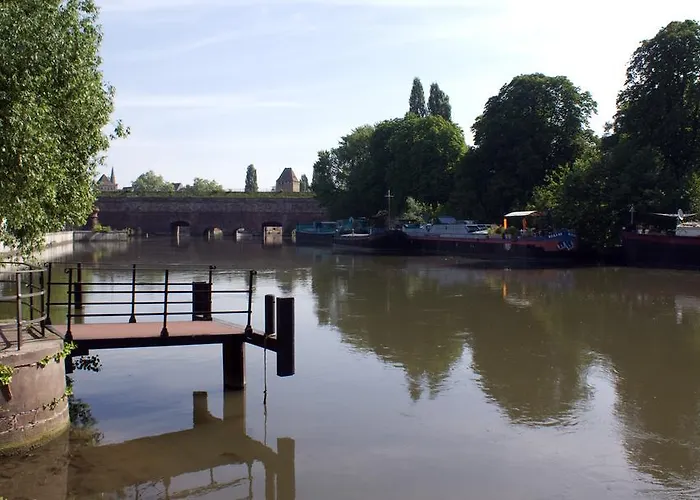 Ibis Centre Historique Hotel 3*