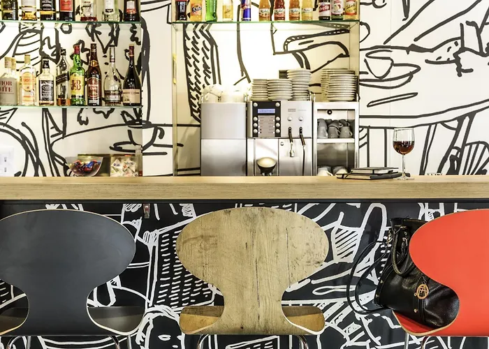 Ibis Centre Historique Hotel 3*